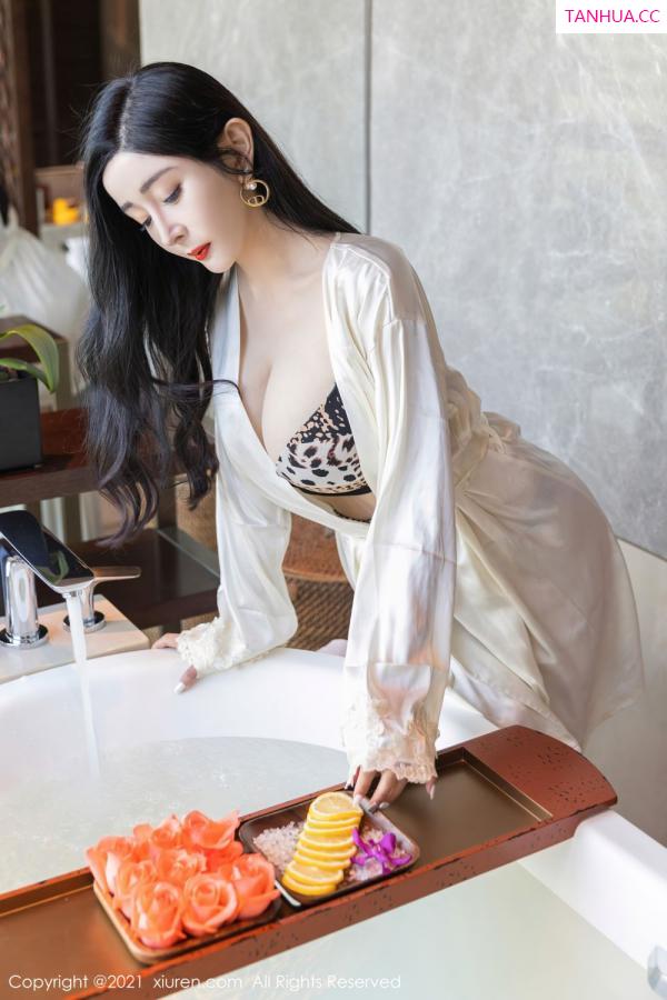 允薾  [XiuRen]高清写真图 2021.09.29 No.4020 允薾第59张图片